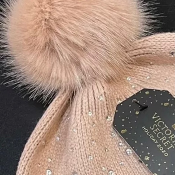 Victorias Secret Luxe Bling Faux Fur Pom-Pom Hat Blush Rhinestone Embell… - Picture 4 of 7